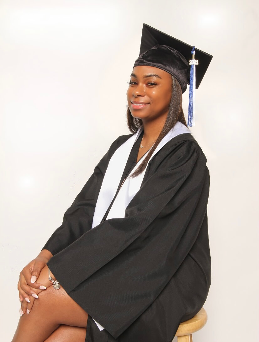 Image of Yulissa Rosario, QCC Commencement 2021