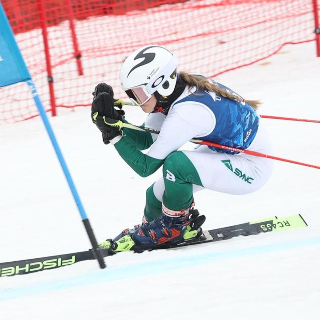 Julia Wiacek skiing